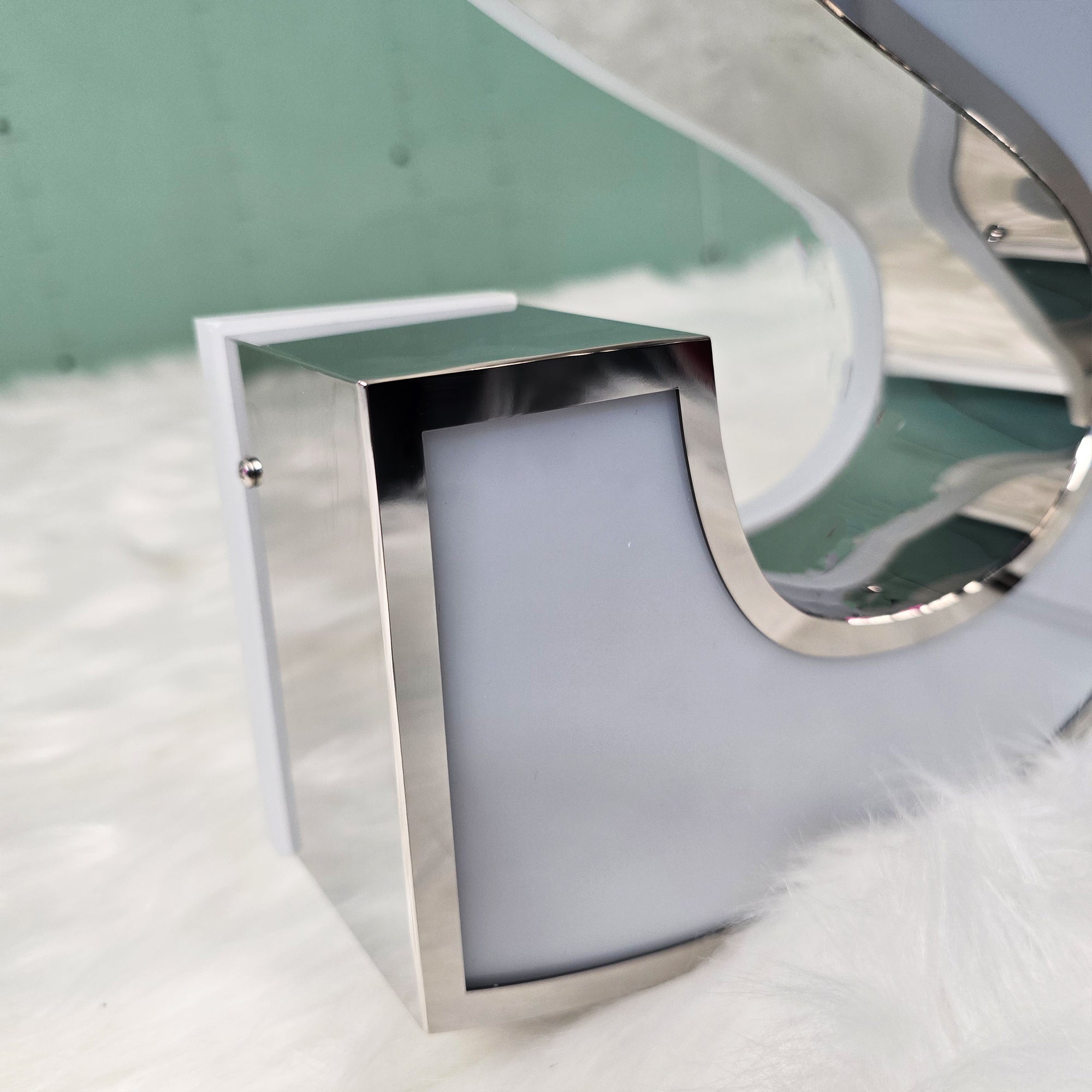 Custom Trim Cap Channel Letters Mirror Polished Stainless Steel Channel Letters LED Storefront & Commercial Signage