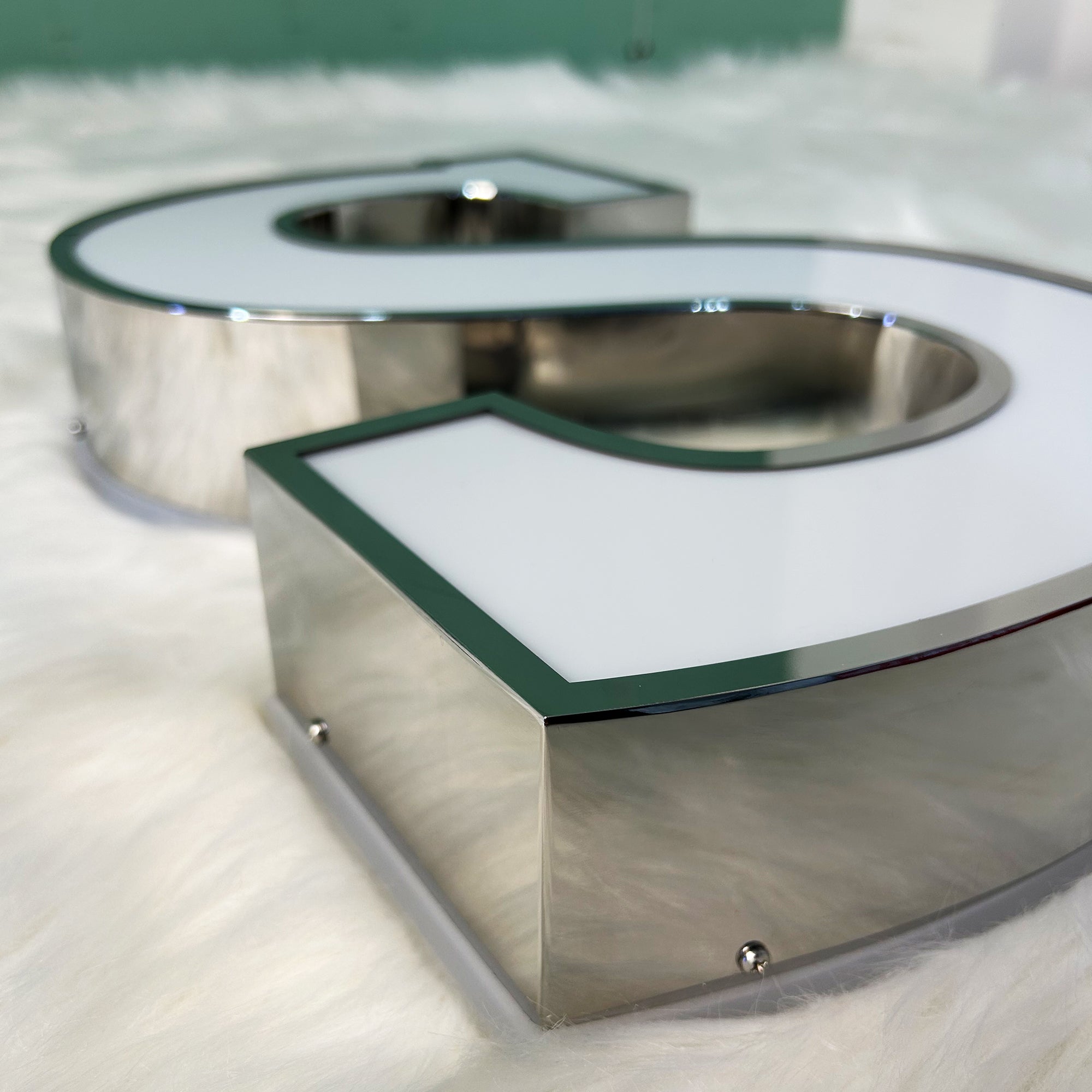 Custom Trim Cap Channel Letters Mirror Polished Stainless Steel Channel Letters LED Storefront & Commercial Signage