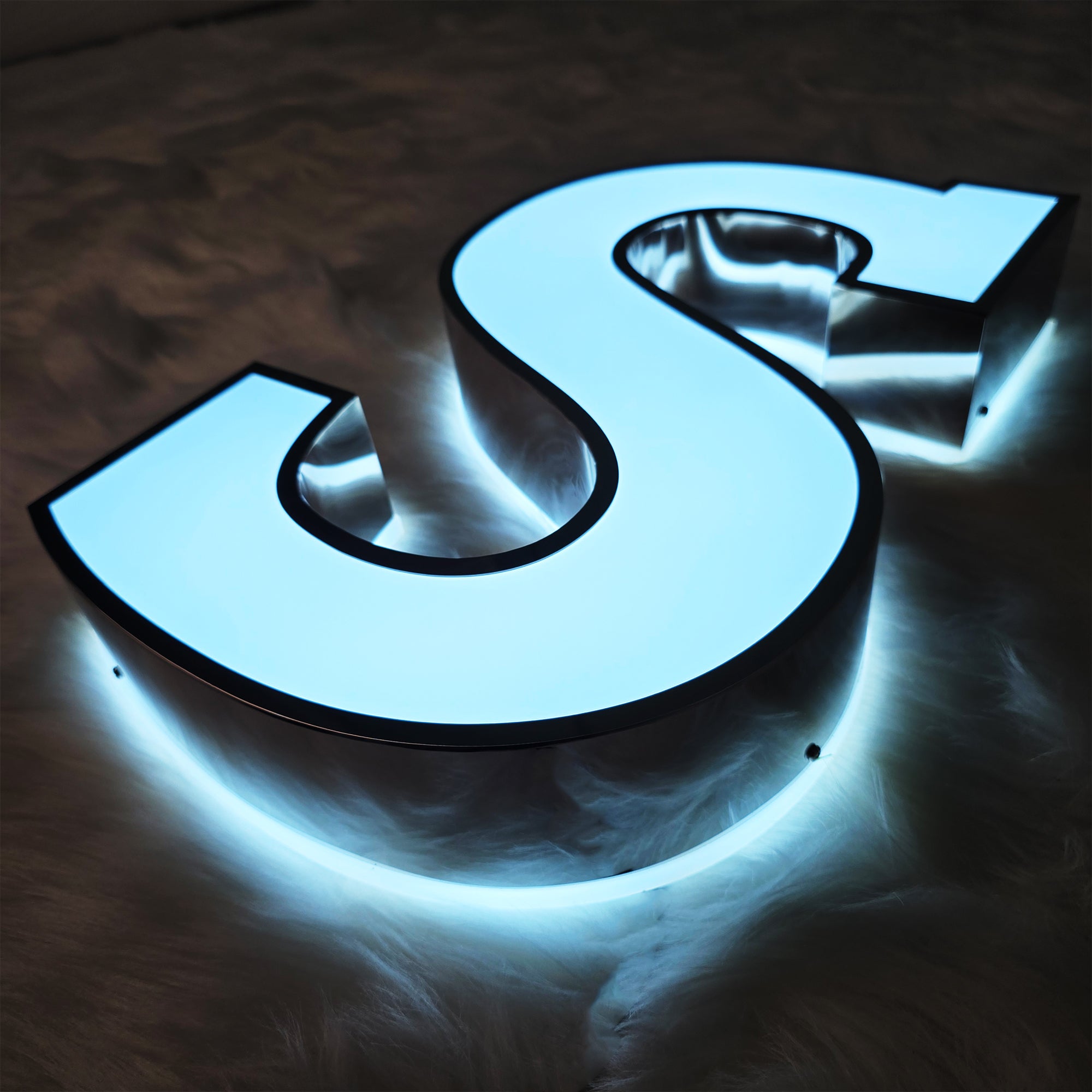 Custom Trim Cap Channel Letters Mirror Polished Stainless Steel Channel Letters LED Storefront & Commercial Signage