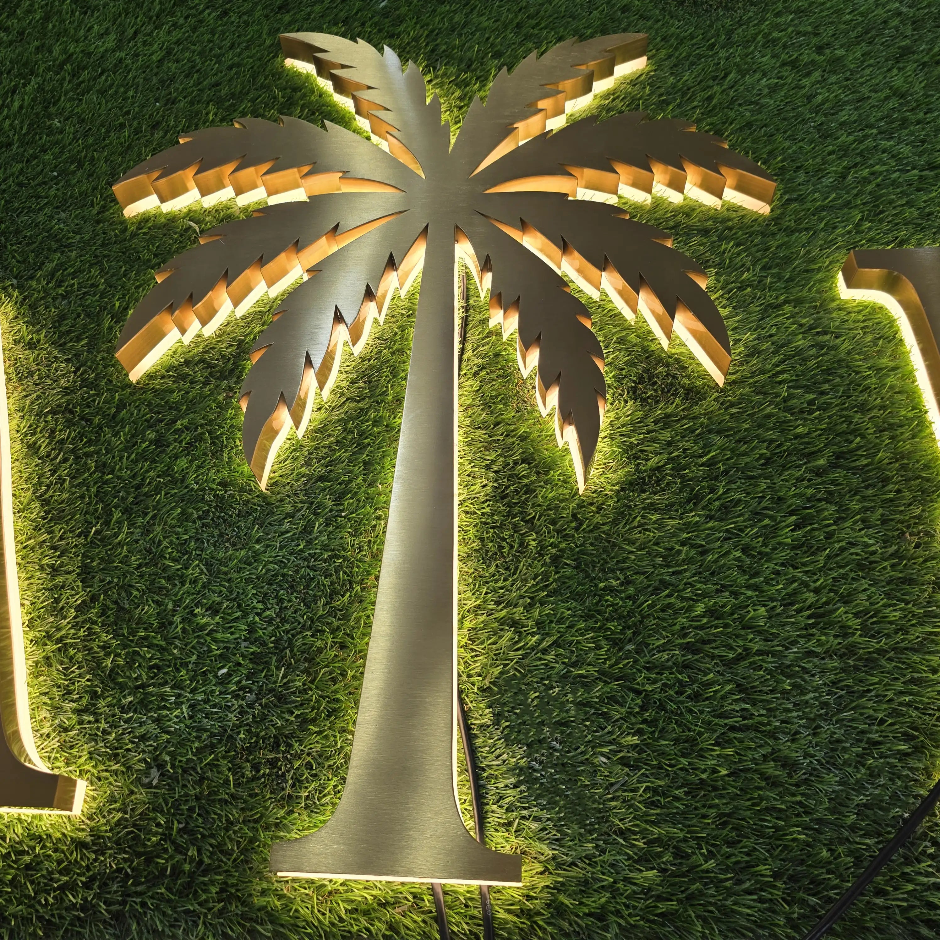 Custom Shape Backlit Channel Sign Gold Brushed Stainless Steel Palm Tree LED Halo Backlit Metal Wall Art Sign