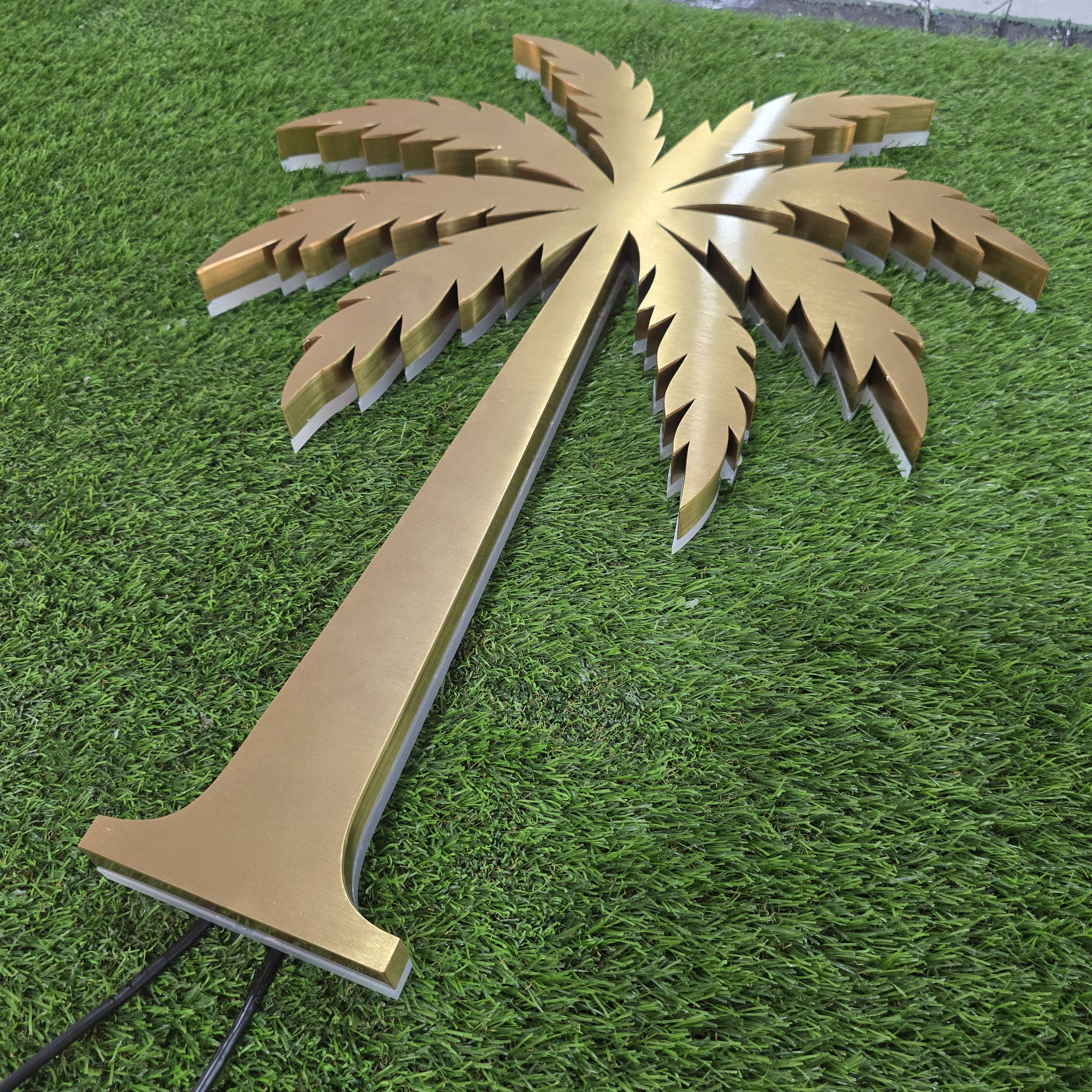 Custom Shape Backlit Channel Sign Gold Brushed Stainless Steel Palm Tree LED Halo Backlit Metal Wall Art Sign