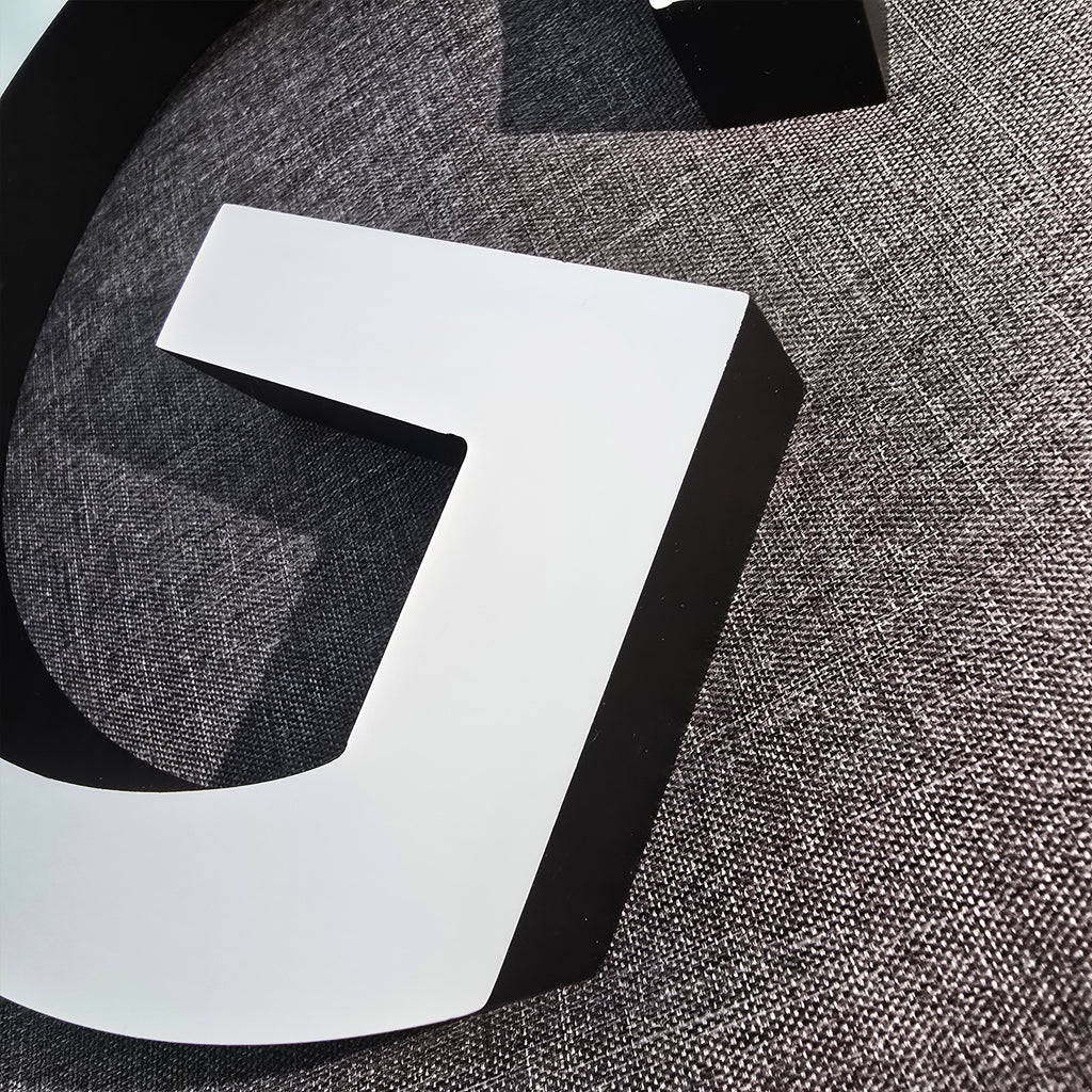 Custom Front-lit Acrylic Letters,Straight Edge，Business Storefront & Office Branding
