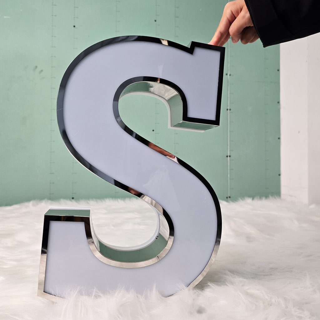 Custom Trim Cap Channel Letters Mirror Polished Stainless Steel Channel Letters LED Storefront & Commercial Signage
